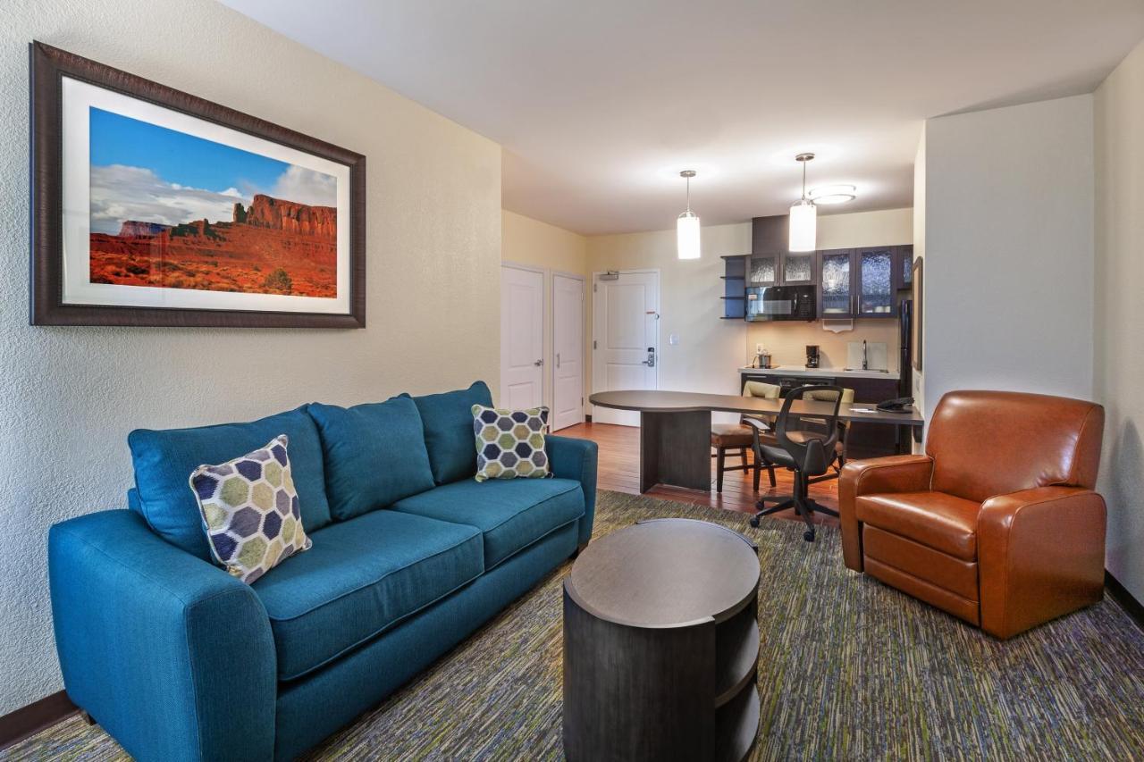 Candlewood Houston - Spring By Ihg
